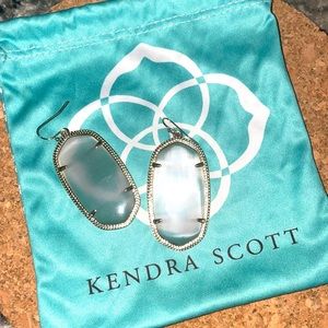 Kendra Scott Elle Gold Drop Earrings in White Pearl